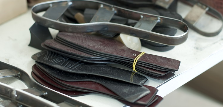 汽車(chē)電子電氣架構(gòu)簡(jiǎn)介?安博檢測(cè)專(zhuān)業(yè)為您提供移動(dòng)電源FCC-SDOC認(rèn)證服務(wù)，產(chǎn)品檢測(cè)認(rèn)證找哪家機(jī)構(gòu) 